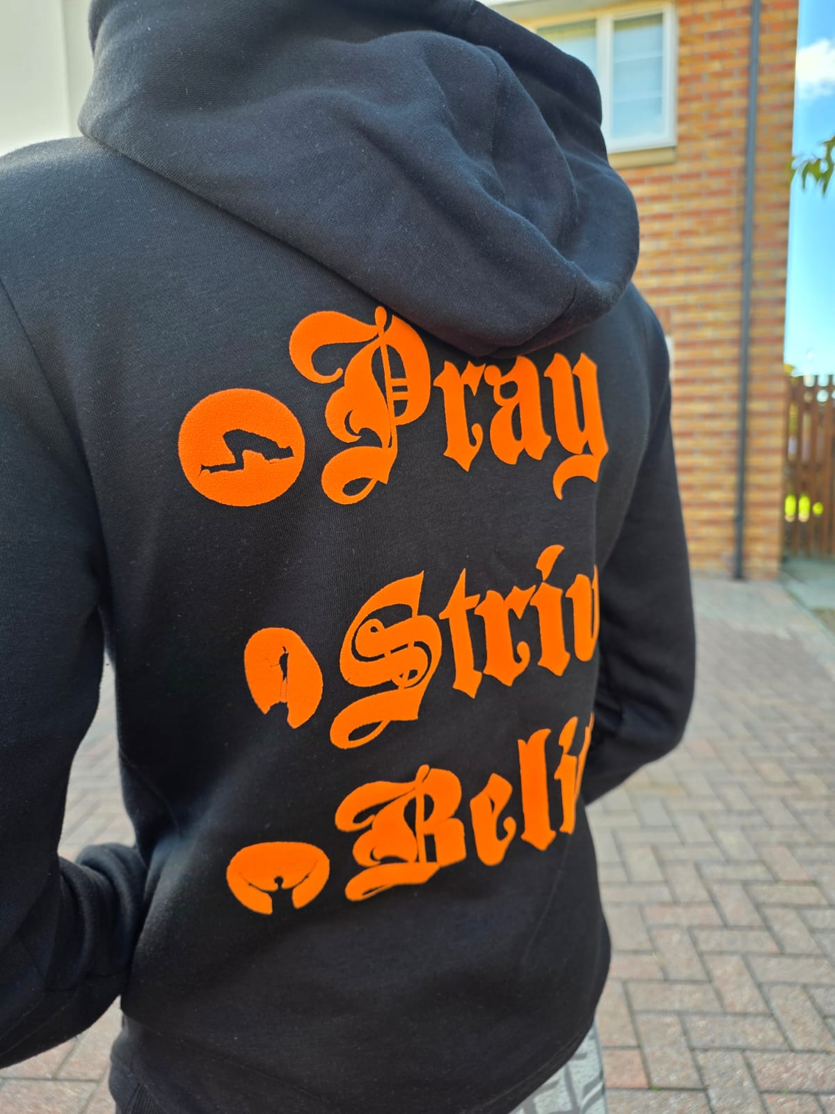 Pray Strive Believe - hoodie black back